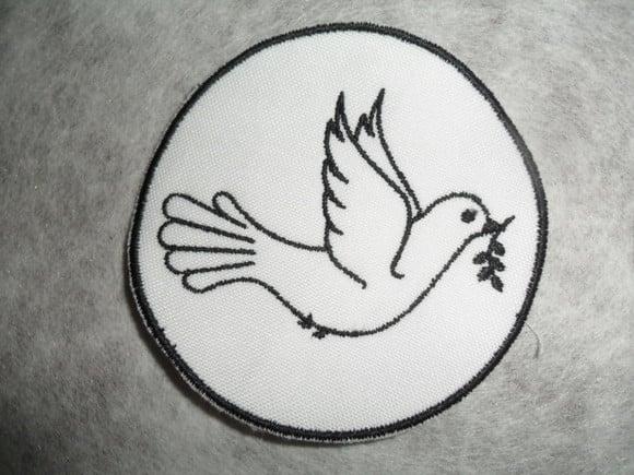 Patch Bordado Termocolante Logo Pombinha