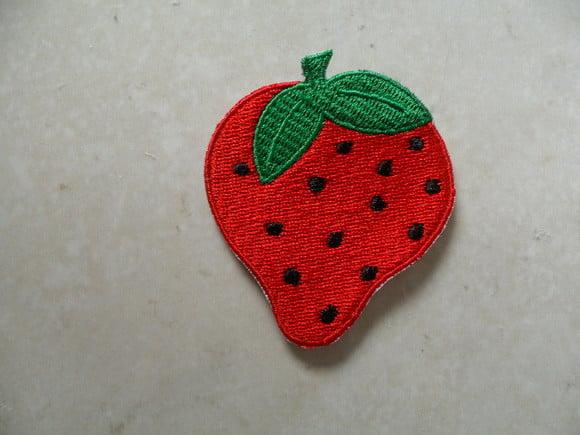 Patch Bordado Termocolante Morango