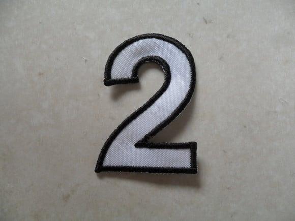 Patch Bordado Termocolante Número Dois Contorno