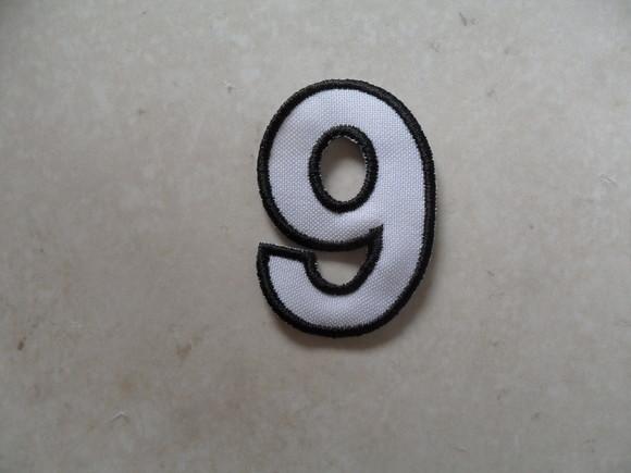 Patch Bordado Termocolante Número Nove Contorno