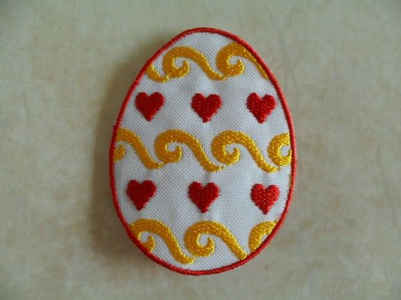 Patch Bordado Termocolante Ovo Páscoa Coração