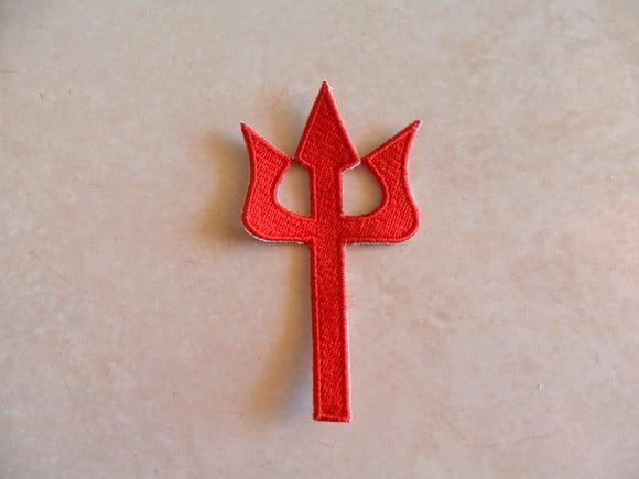 Patch Bordado Termocolante Tridente