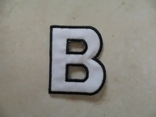 Patch Bordado Termocolante Letra B Contorno