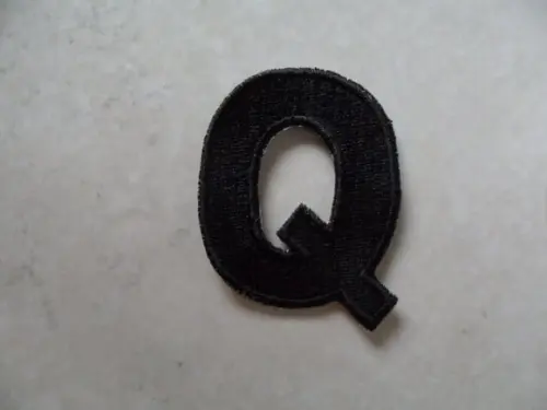 Patch Bordado Termocolante Letra Q