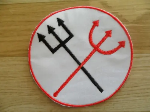 Patch Bordado Termocolante Logo Tridente III