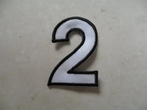 Patch Bordado Termocolante Número Dois Contorno