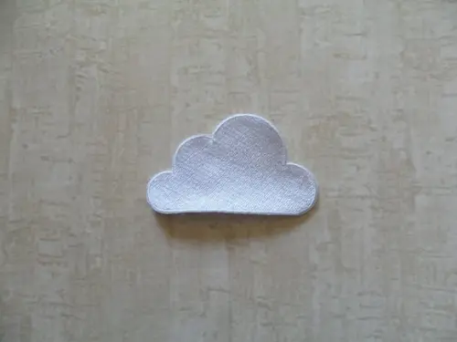 Patch Bordado Termocolante Nuvem
