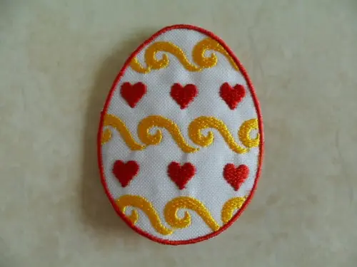 Patch Bordado Termocolante Ovo Páscoa Coração