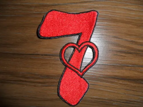 Patch Bordado Termocolante Sete Coração