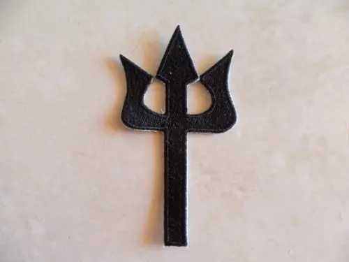 Patch Bordado Termocolante Tridente