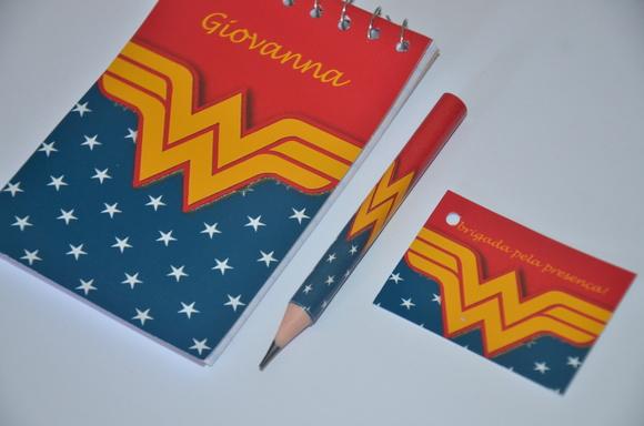Bloquinho Personalizado com Lápis Mulher Maravilha