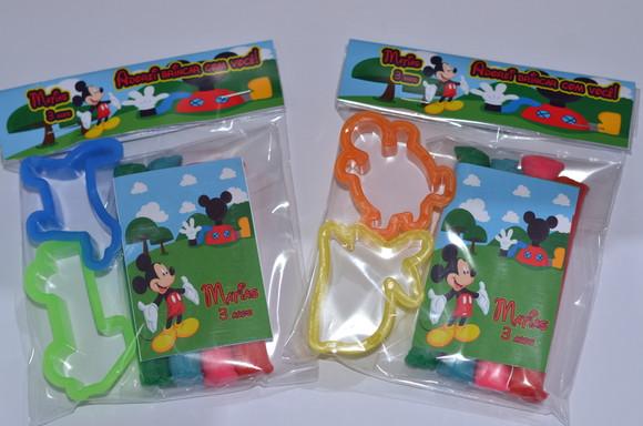 Kit Massinha e Cortadores Mickey