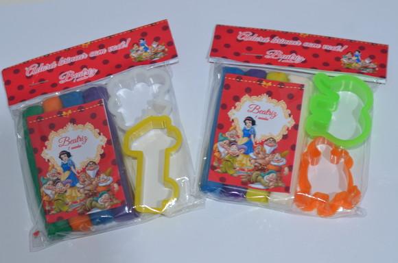 Kit Massinha e Moldes Branca de Neve