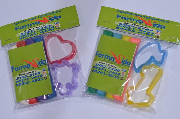 Kit Massinha e Moldes Brinde de Empresas para Crianças