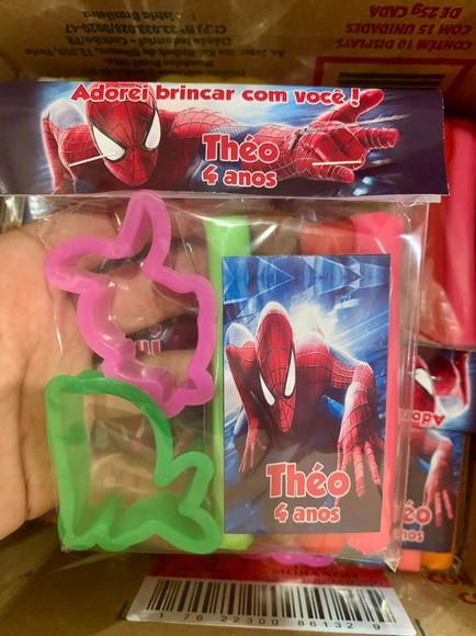 Kit Massinha e Moldes Homem Aranha