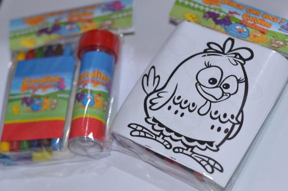 Kit Massinha, Giz de Cera e Bolha de Sabão Galinha Pintadinh