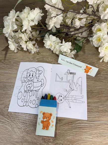 Mini Revista de Colorir Personaliz. com Giz Dia das Crianças