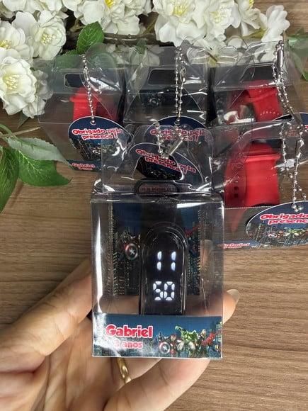 Relógio Infantil com Caixinha Personalizada Vingadores