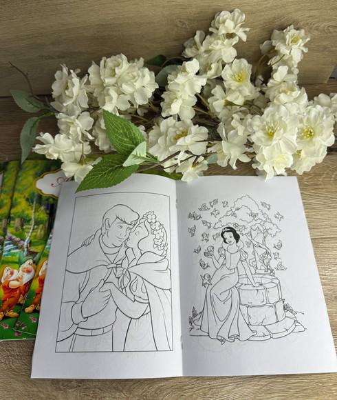 Revista de Colorir Personalizada com Lápis de Cor