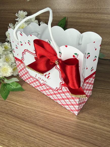 Sacola Nuvem Luxo Personalizada com Laço e Strass Cereja