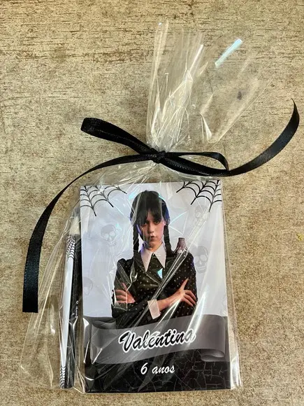 Bloquinho Personalizado com Lápis Wandinha
