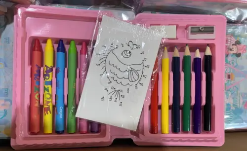 Estojo de Pintura 20 Peças Minnie e Mickey Parque de Divers.