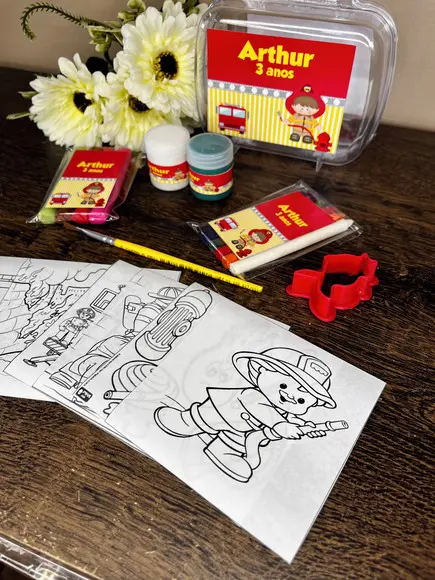 Kit Colorir na Maleta Acrilica Bombeiro