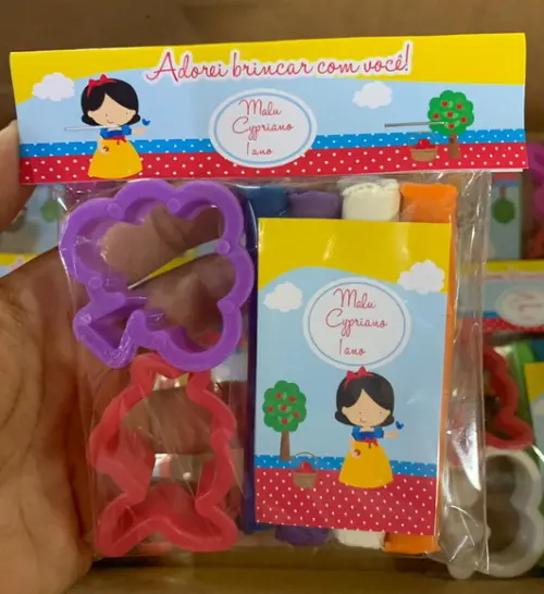 Kit Massinha e Cortadores Branca de Neve