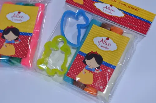 Kit Massinha e Moldes Branca de Neve Cute