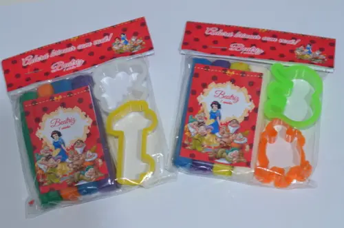 Kit Massinha e Moldes Branca de Neve