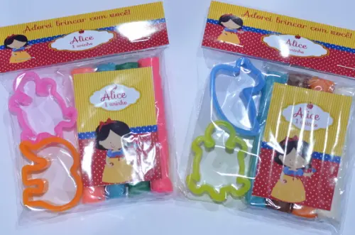 Kit Massinha e Moldes Branca de Neve Cute