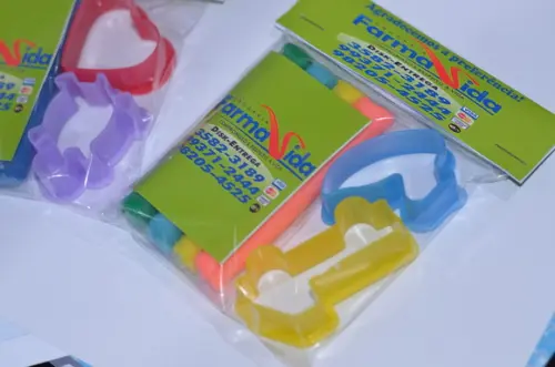 Kit Massinha e Moldes Brinde de Empresas para Crianças