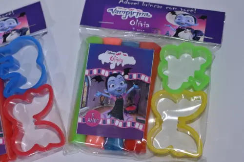Kit Massinha e Moldes Vampirina