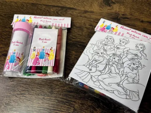 Kit Massinha, Giz de Cera e Bolha de Sabão as Princesas