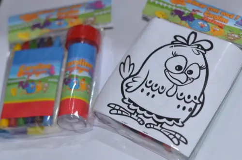 Kit Massinha, Giz de Cera e Bolha de Sabão Galinha Pintadinh