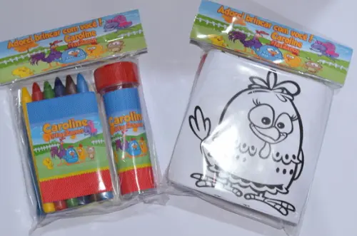 Kit Massinha, Giz de Cera e Bolha de Sabão Galinha Pintadinh