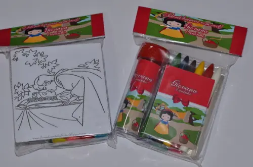 Kit Massinha, Giz de Cera e Bolinha de Sabão Branca de Neve