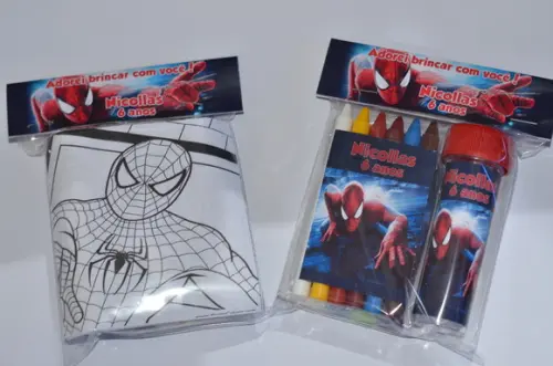 Kit Massinha, Giz de Cera e Bolinha de Sabão Homem Aranha