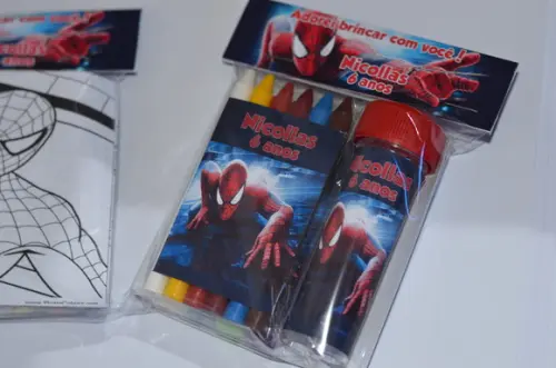 Kit Massinha, Giz de Cera e Bolinha de Sabão Homem Aranha
