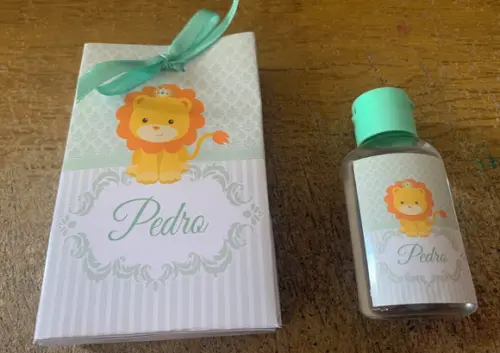 Lembrancinha Álcool Gel com Sacolinha Leãozinho
