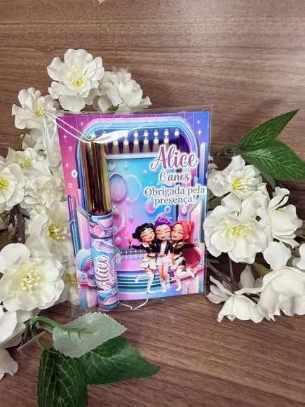 Lip Gloss com Card Personalizado Guerreiras K-pop