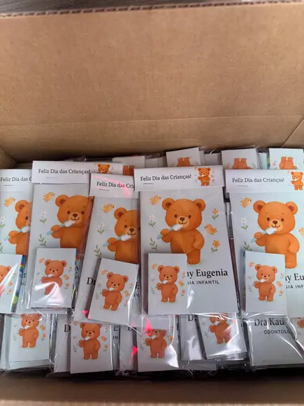 Mini Revista de Colorir Personaliz. com Giz Dia das Crianças