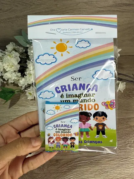 Mini Revista de Colorir Personaliz. com Giz Dia das Crianças