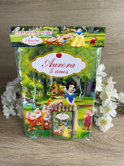 Revista de Colorir Personalizada com Lápis de Cor