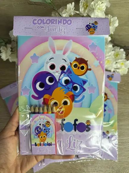 Revista de Colorir Personalizada com Lápis de Cor Bolofofos