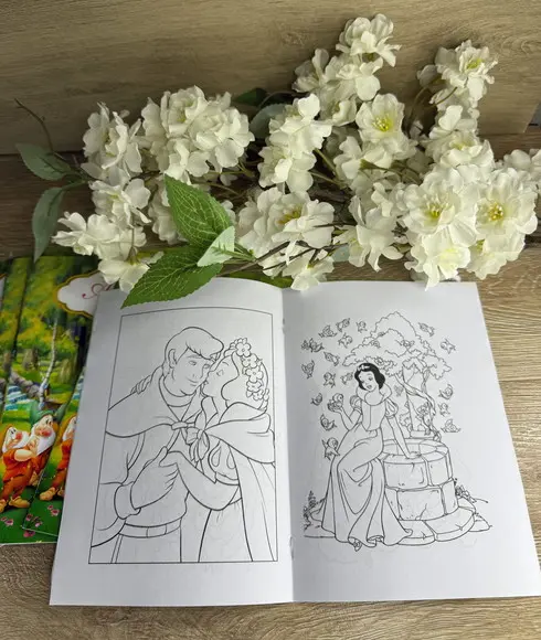 Revista de Colorir Personalizada com Lápis de Cor