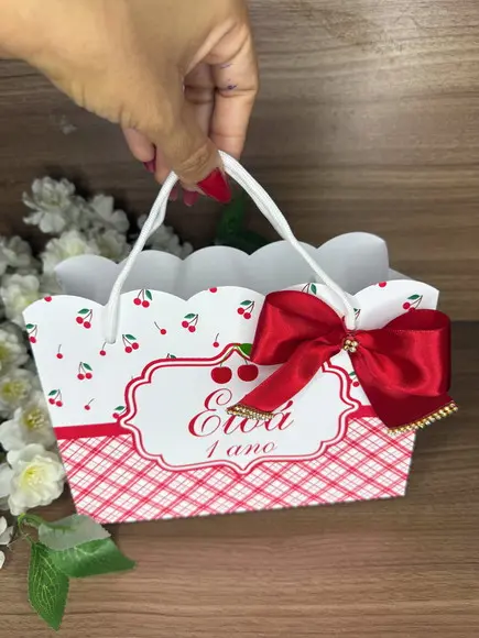 Sacola Nuvem Luxo Personalizada com Laço e Strass Cereja