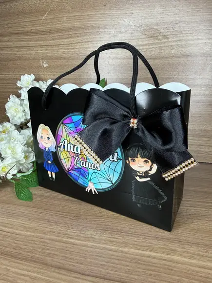 Sacola Nuvem Luxo Personalizada com Laço e Strass Wandinha
