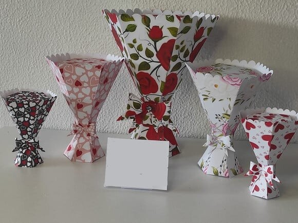 Leve + 13 Arquivo de Corte - Buquê de Flores 2