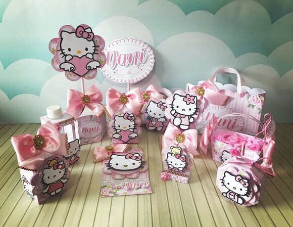 Leve + 13 Arquivo de Corte - Hello Kitty 1